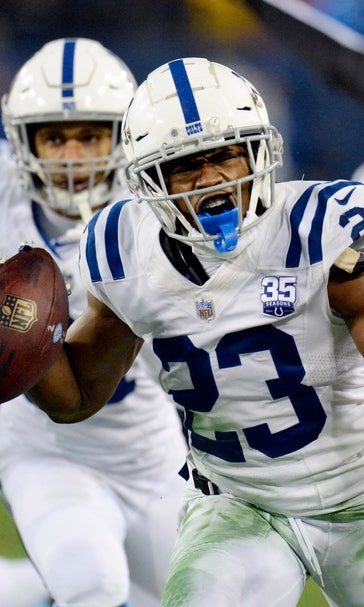 Kenny Moore agrees to 4-year contract extension with Colts